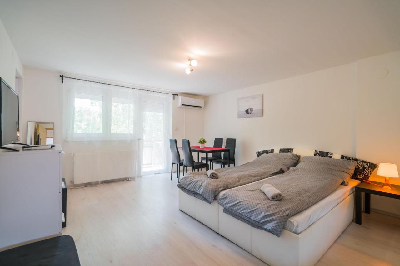 Zigzag Apartman Siofok Exterior photo