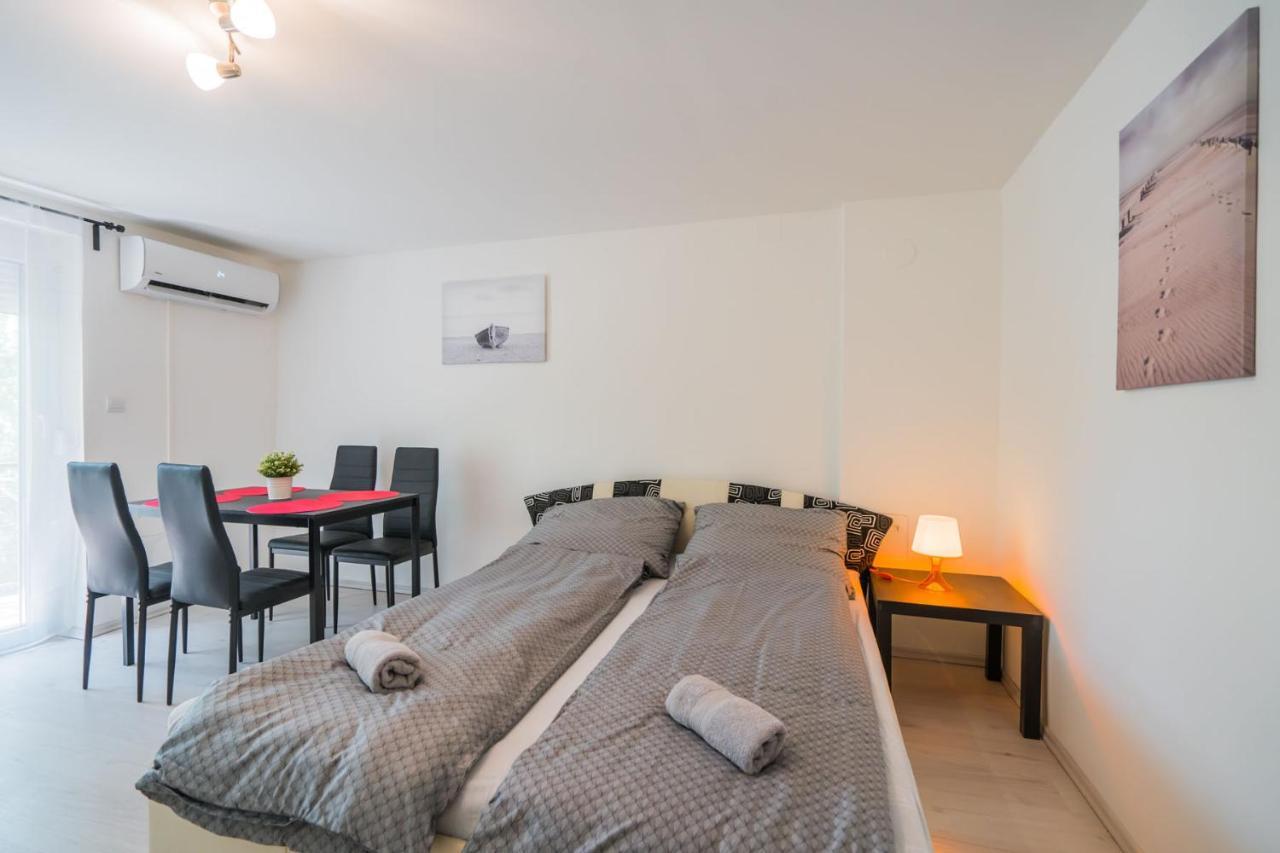 Zigzag Apartman Siofok Exterior photo